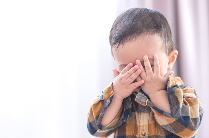 Mengatasi Anak yang Pemalu: Cara Mendukung Anak Menjadi Lebih Percaya Diri